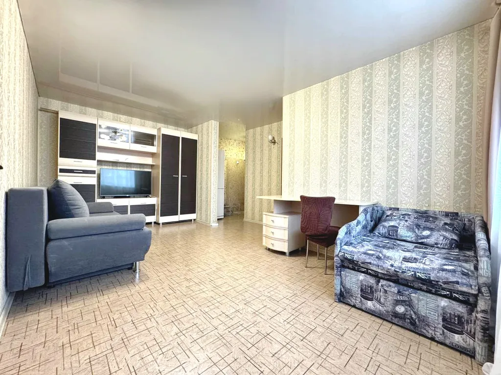 Двухкомнатная квартира в центре на Дзержинского