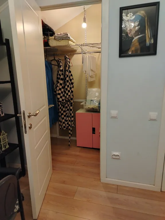 Уединенная часть дома с садом и барбекю