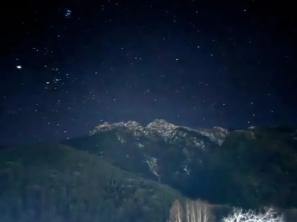 Новый домик с панорамным видом на горы