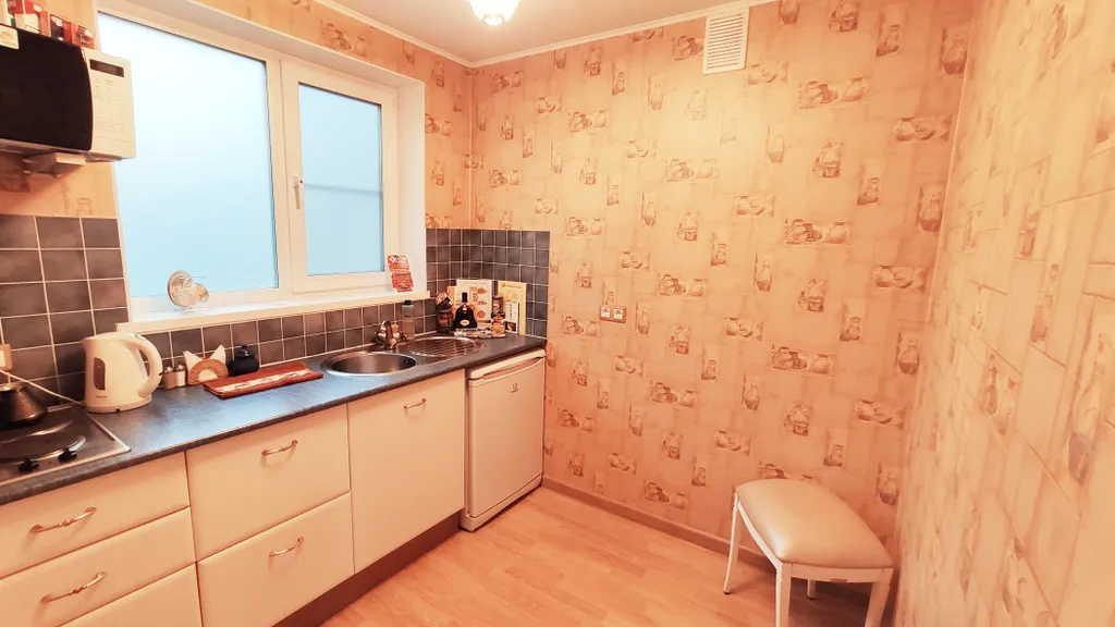 Квартира с золотой джакузи и камином