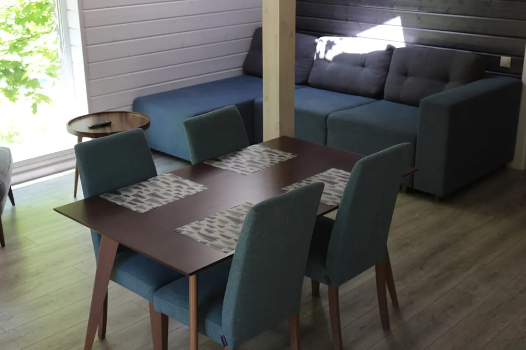 Большое бунгало в лесном массиве