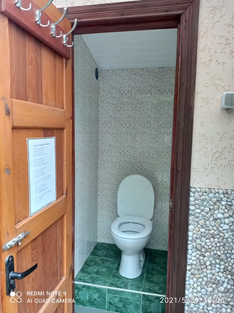 туалет для такого номера на улице