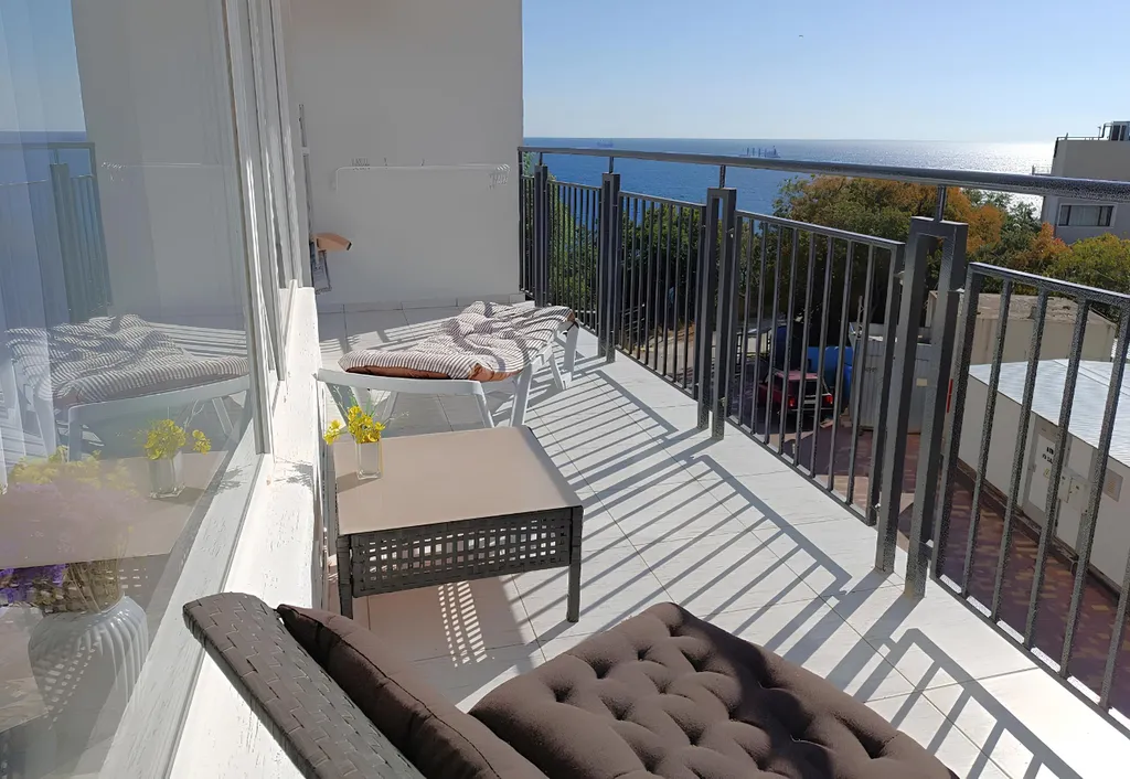 Изысканные апартаменты у моря Аура