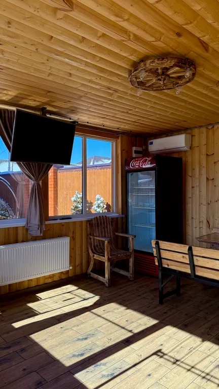 Дом с бассейном и баней