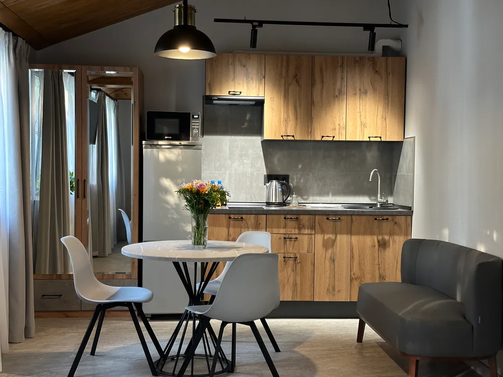 Уютный апартамент-студия с видом на озеро