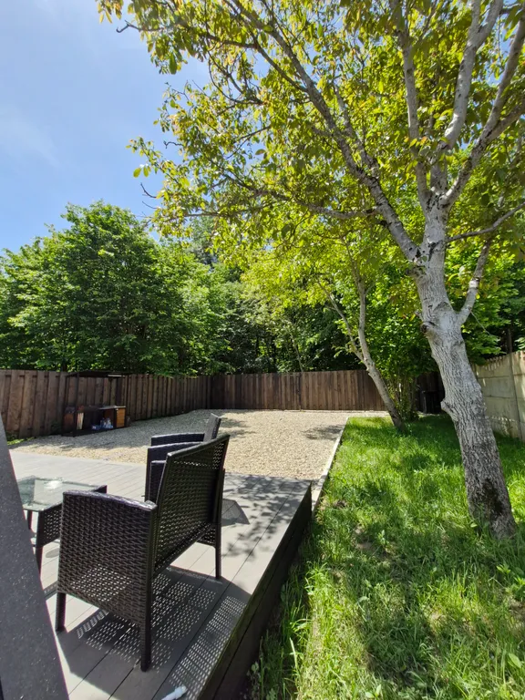 Домик с видом на лес