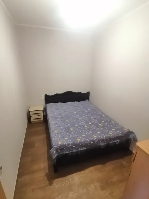 Двухкомнатная квартира с отдельными спальнями, балконом в центре