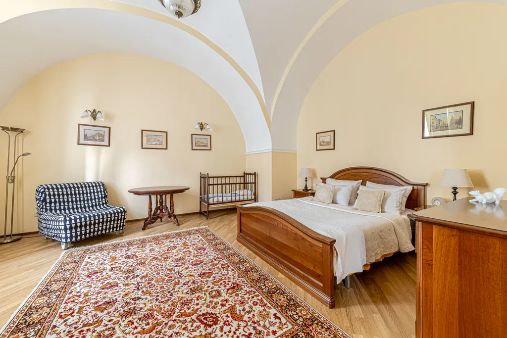 Квартира delux с 4 спальнями и парковкой у Эрмитажа