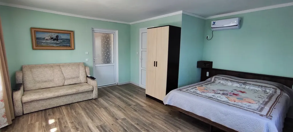 Коттедж Белый с двумя спальнями — аренда посуточно в Должанская