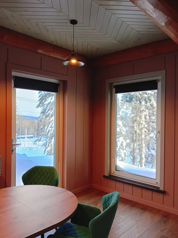 Домик KEDRA в Шерегеше с видом на лес и горы