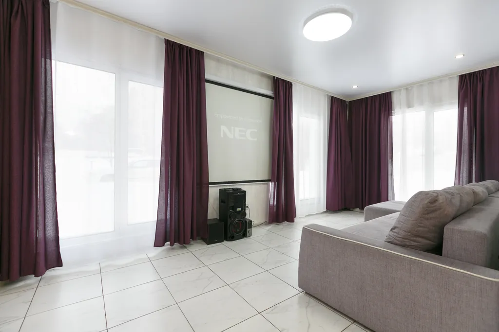 Просторный двухэтажный коттедж