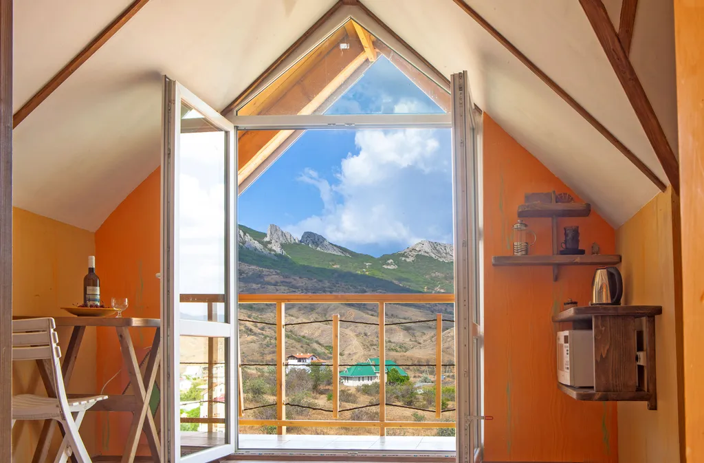 Квартира Мансарда с балконом, вид на Карадаг — аренда посуточно в Коктебель