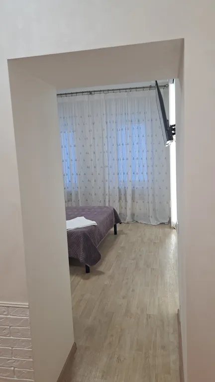 Двухкомнаткая квартира на второй линии от набережной