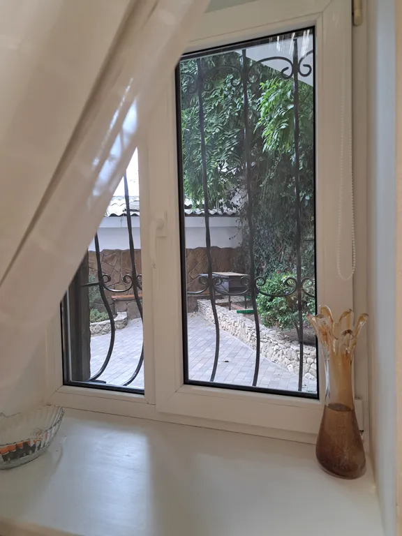 Двухкомнаткая квартира на второй линии от набережной