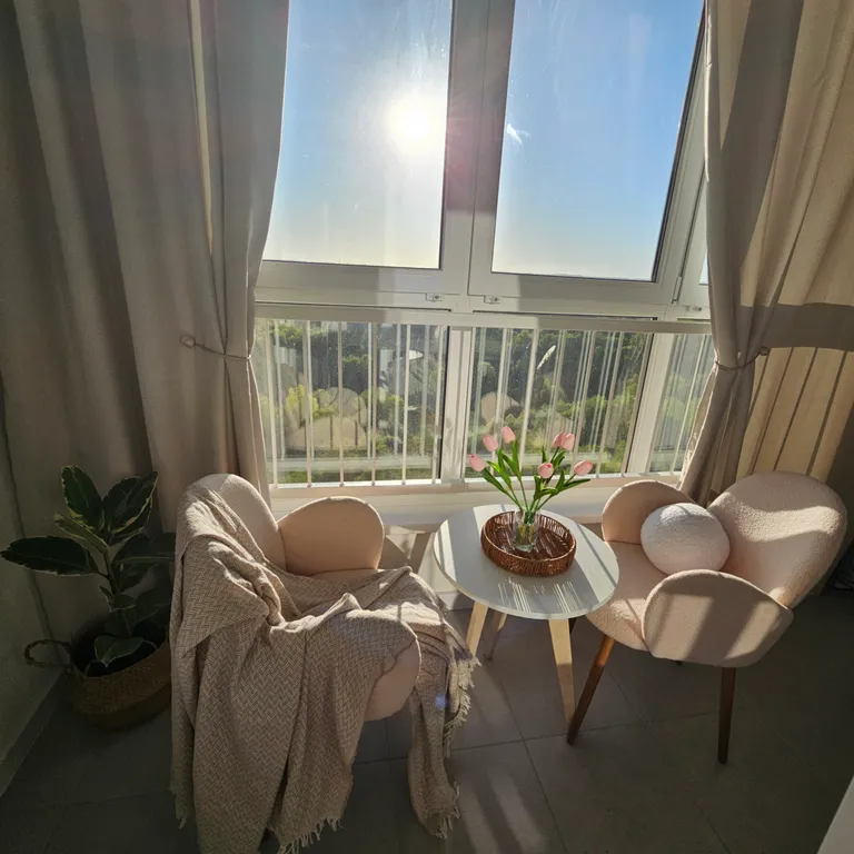 Квартира с видом на березовую рощу