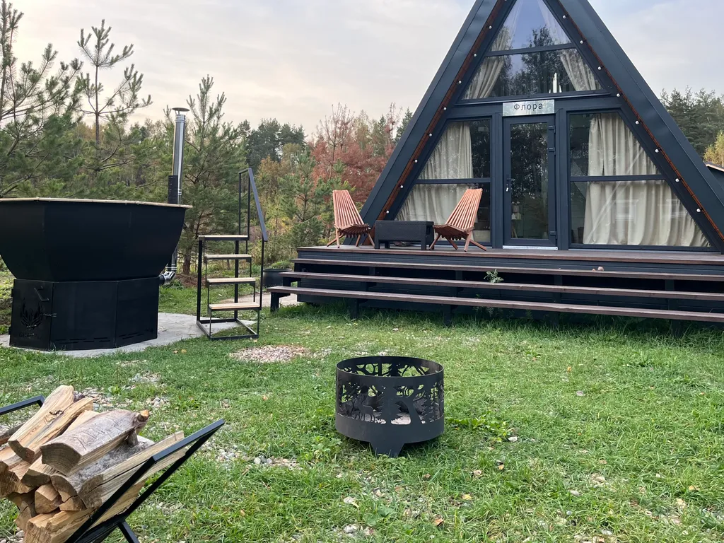 Домик Флора с горячим чаном