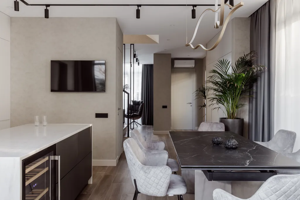 Дизайнерский трёхэтажный дом недалёко от моря