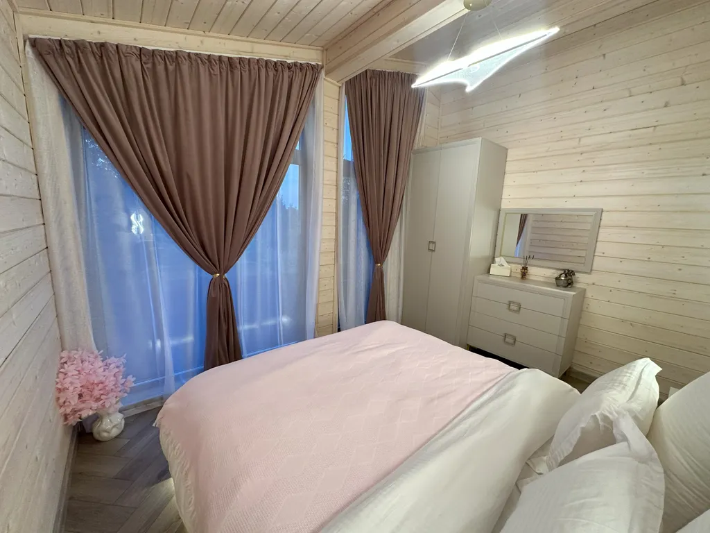 Барнхаус Дом у озера с видом на лес и озеро