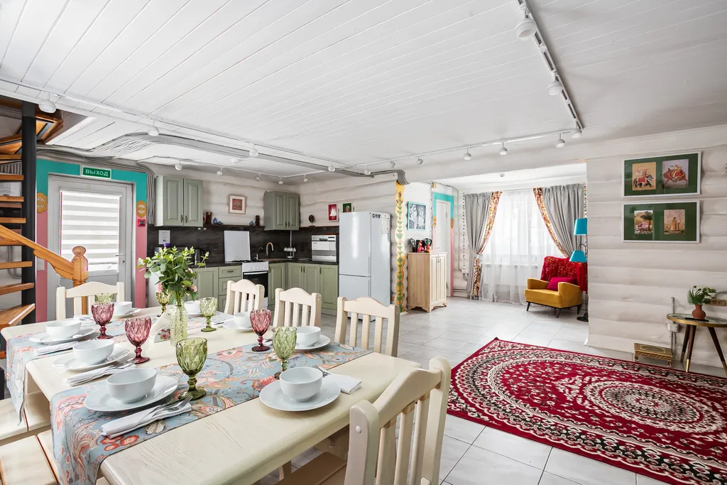 Коттедж Гостевой дом Дели в Кикино на Веле с балконом и русской печкой — Кикино