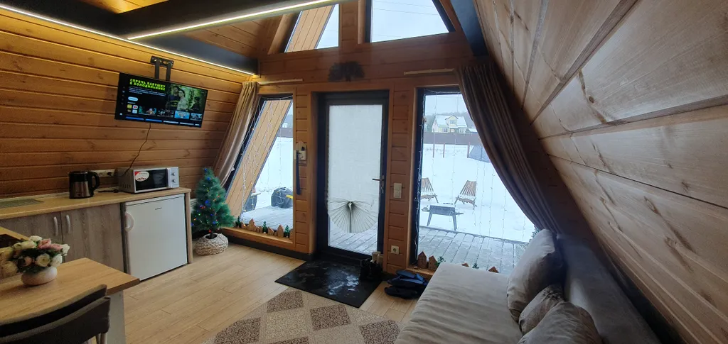 Уютный домик в стиле А-фрейм