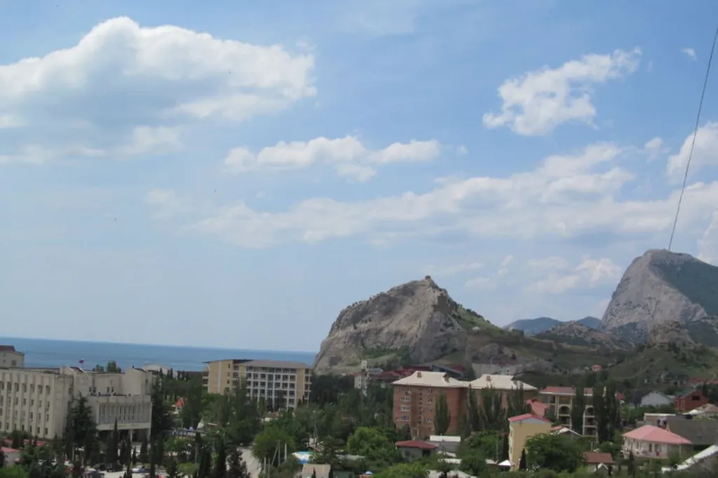 Квартира с видом на море, крепость и горы