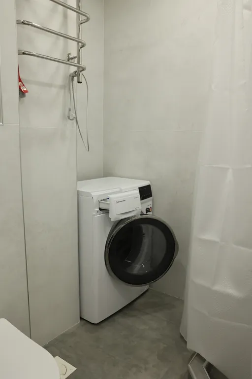 Солнечный 2-комнатный лофт с балконом у Французского университета