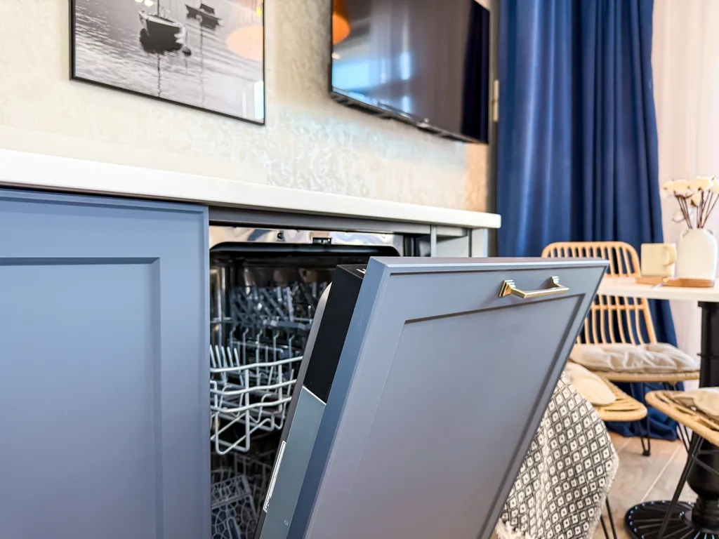 Квартира Апартаменты Борт 86 на первой линии моря — Геленджик