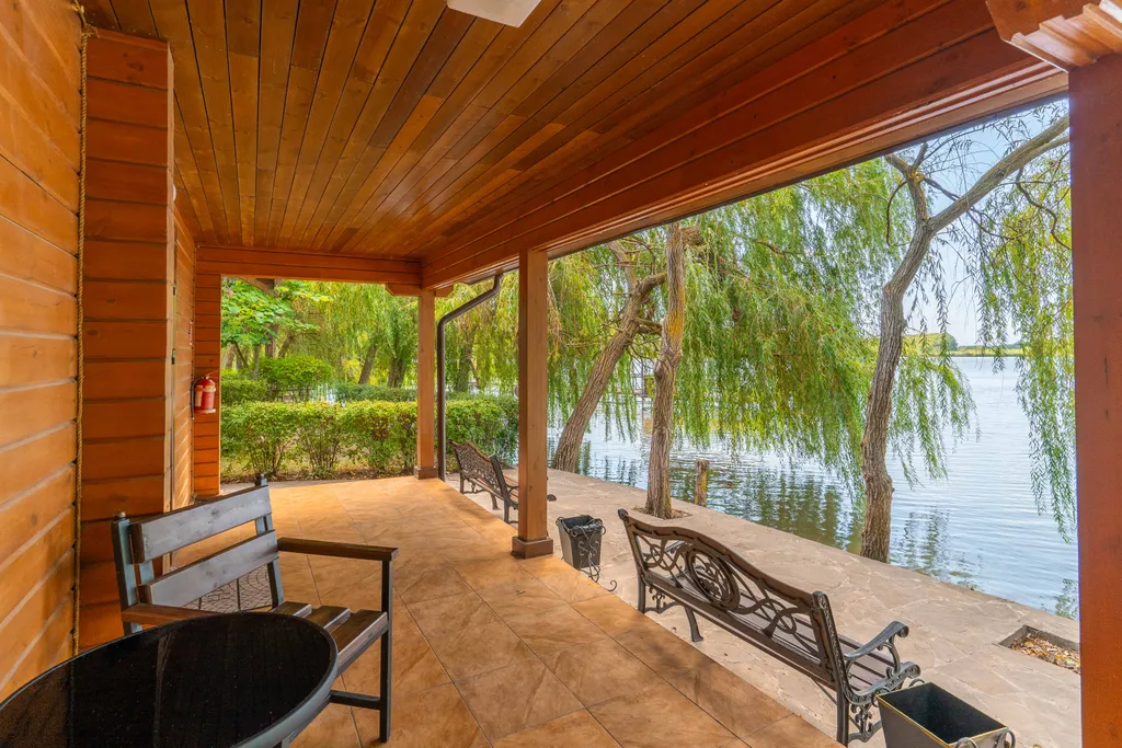 ВИП номер у реки с зоной барбекю, посещение зоны  СПА в подарок!