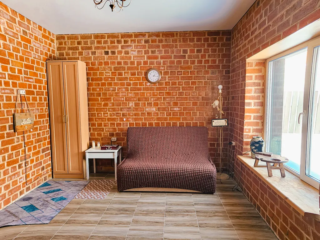 Просторный дом с баней и настольным теннисом в городе