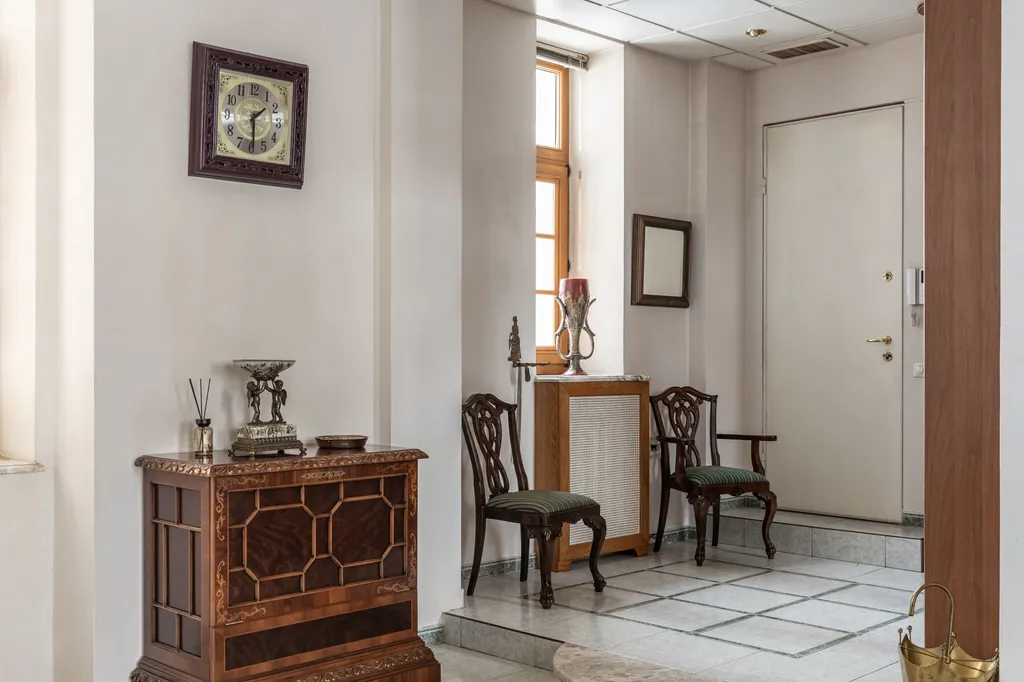 Квартира 4-комнатная квартира в центре с собственной парковкой — Москва