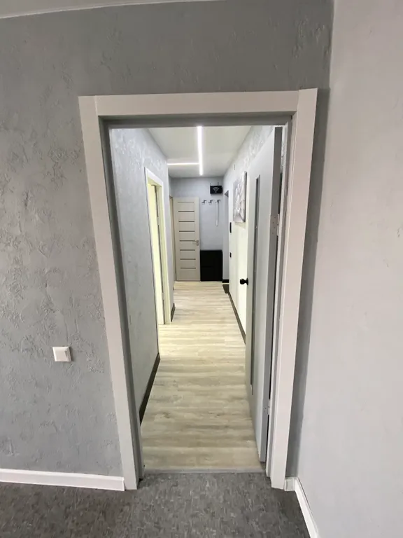 Двухкомнатная квартира в центре с видом на площадь победы