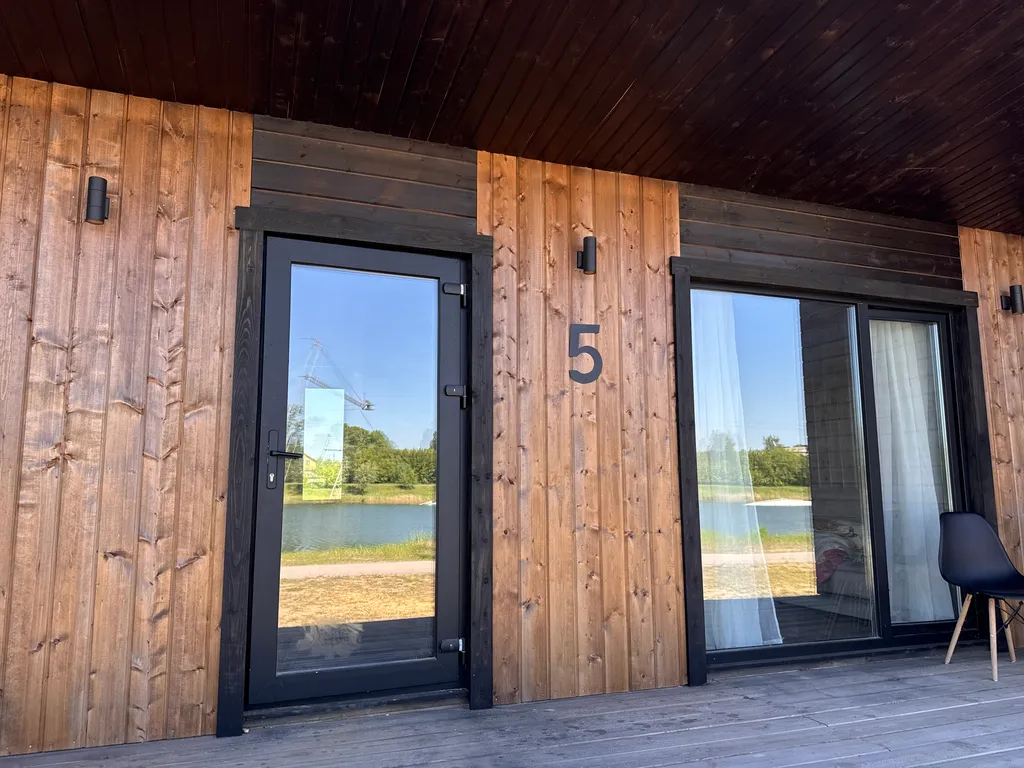 Номер в двухномерном коттедже с двухместной кроватью