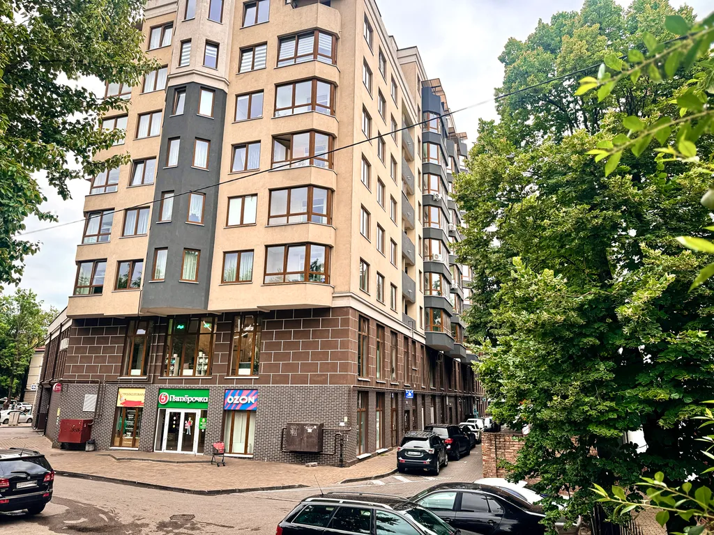 Квартира 70 кв. м. в новом доме на Леонова