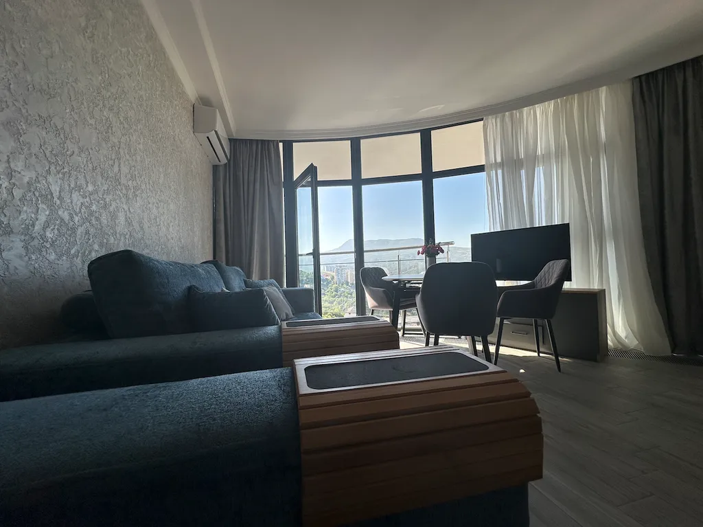 Апартамент с отдельной спальней ls-flowers tea вид на море и горы 15эт