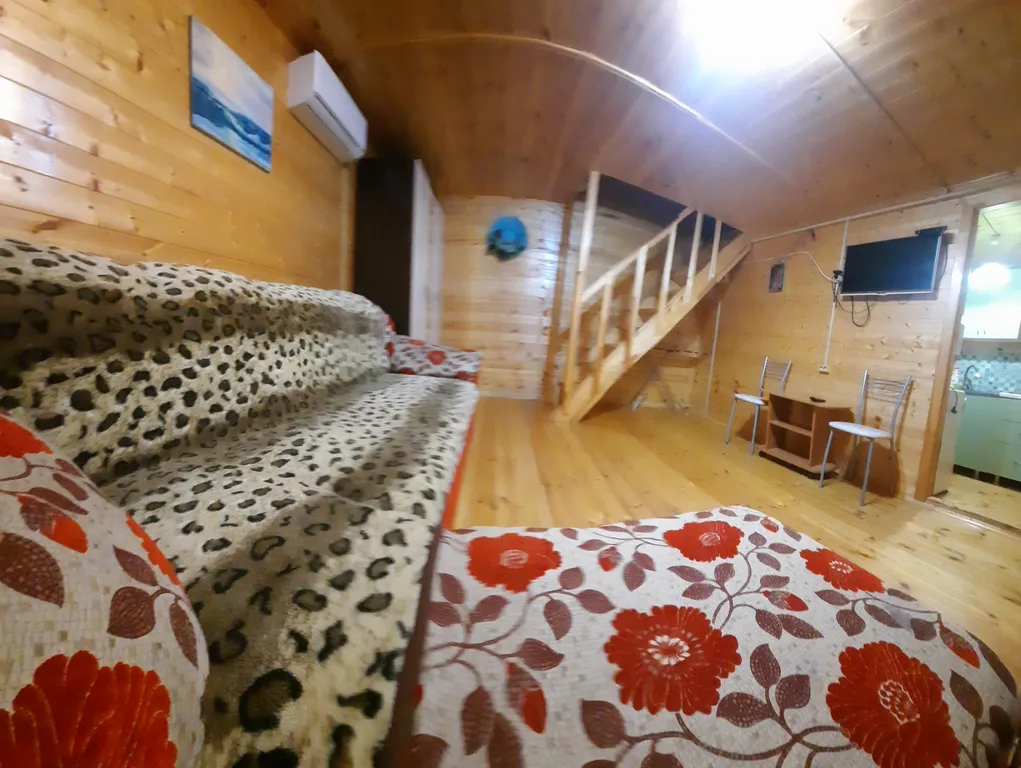 Коттедж 2-комнатный Дом — Кучугуры