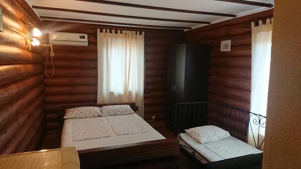 Квартира Квартира Трехместный номер в деревянном срубе из карельской сосны — Геленджик