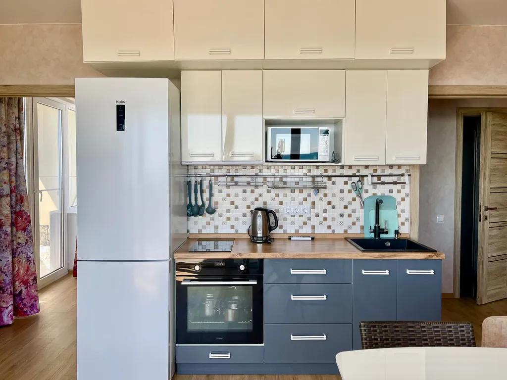 Двухкомнатная квартира с видом на море