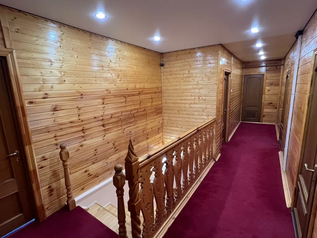 Дом с баней, бильярдом и бассейном в Подмосковье