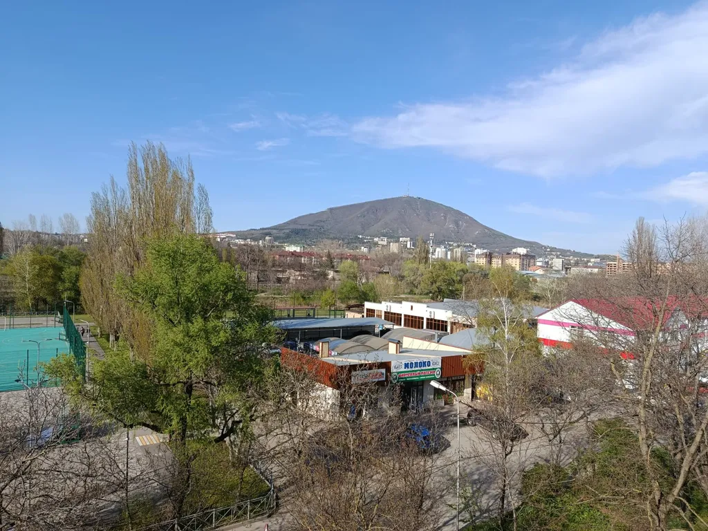 Уютная квартира у реки с панорамным видом на горы Машук и Бештау