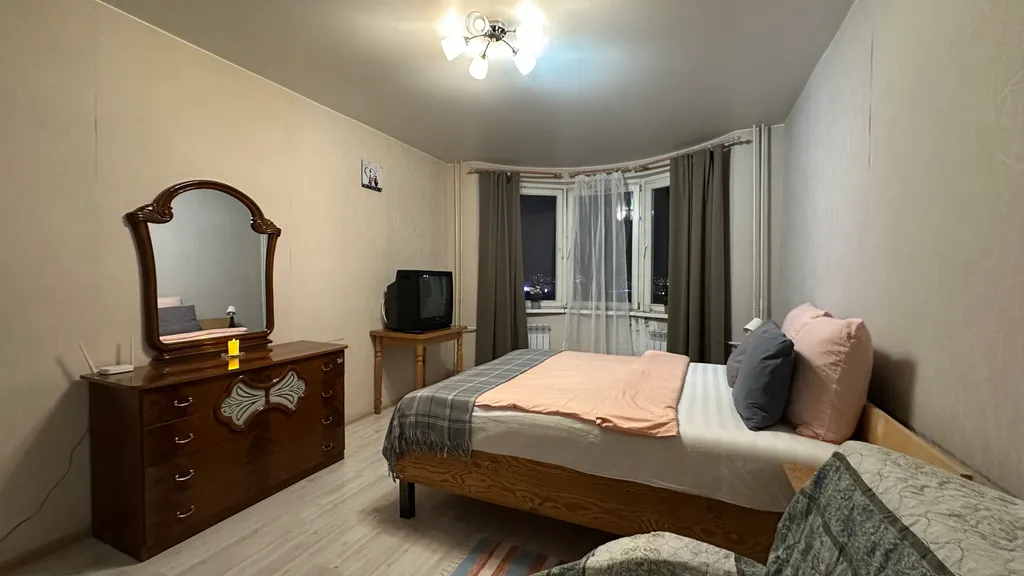 Простая однушка с видом на лес