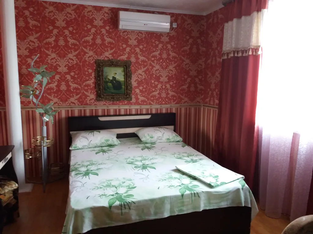 Большой дом-дача с двором, бассейном, беседкой, мангалом