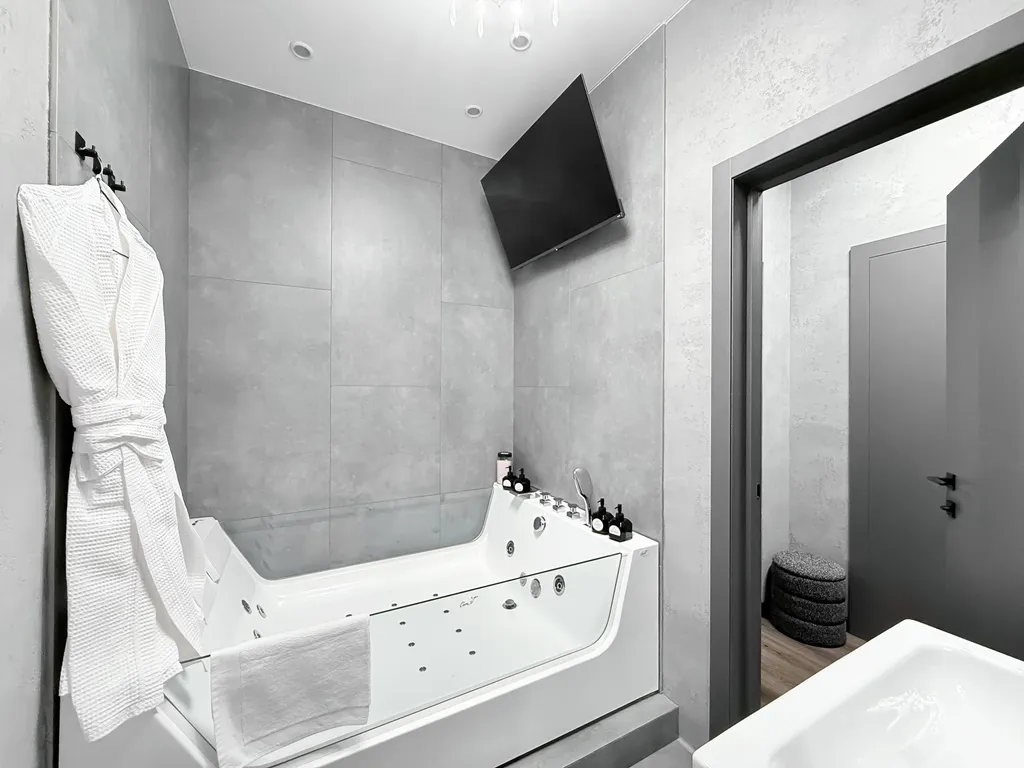 Эксклюзивный лофт с джакузи на двоих + tv