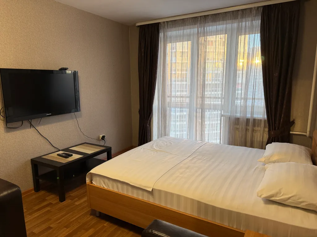 "В Гости!" на Ермакова 30 (1к квартира рядом с БЦ "Сити")