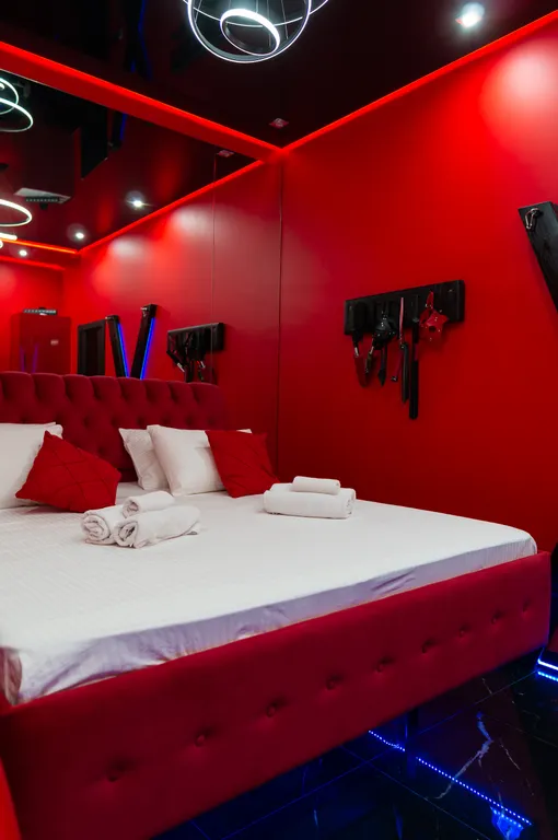 Poмaнтичeский апартамент с темaтичеcким интеpьеpом