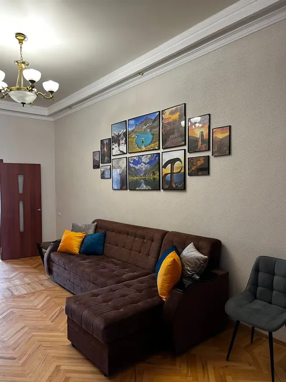 Атмосферная квартира в дореволюционном доме в центре