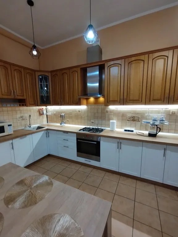 Комфортабельный коттедж в центральном районе