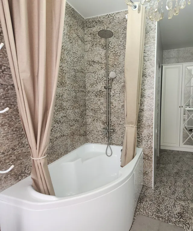 Большой дом с видом на гору