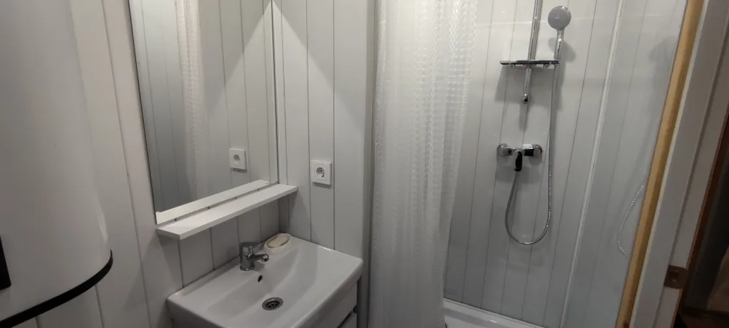 Двухкомнатный дом с террасой