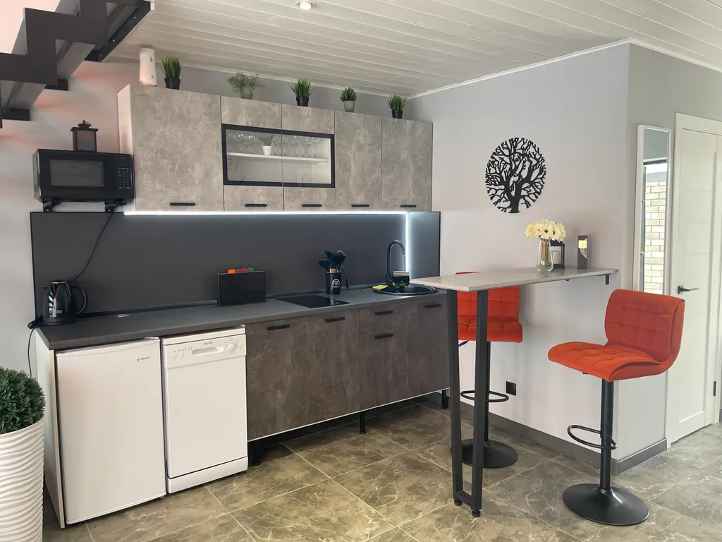 Дом в стиле барнхаус с тёплым бассейном и сауной