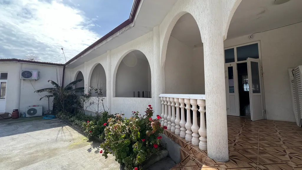 Квартира Квартира Трёхместный номер с видом на горы — Гагра